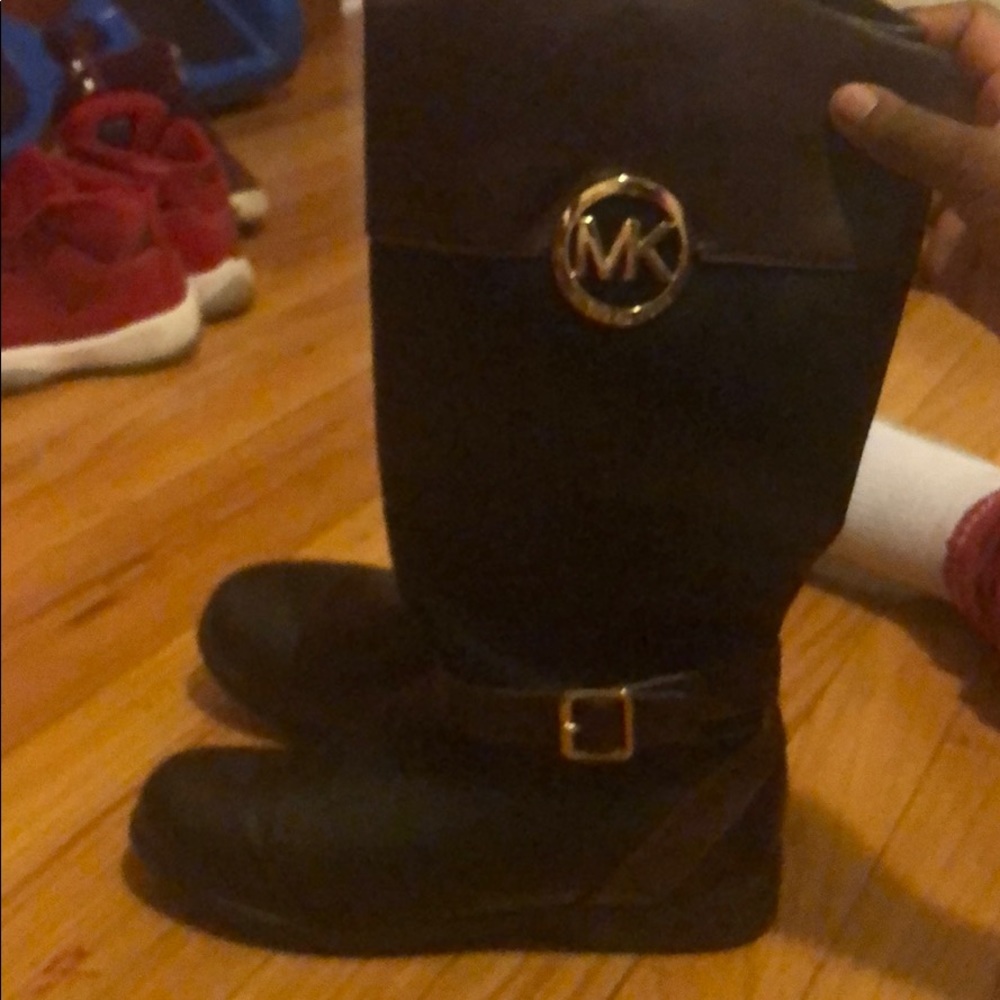 Girl boots